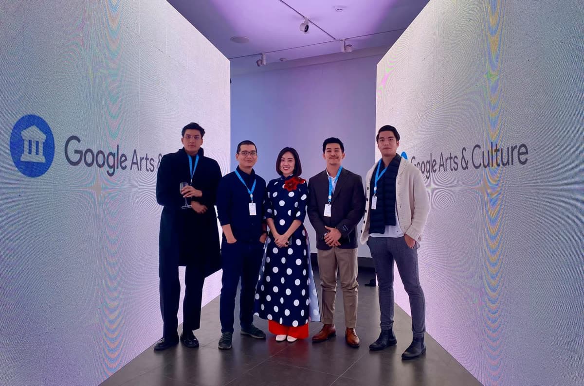 Hoàng Nguyễn cùng nhóm tại Google Arts & Culture